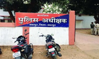 हथकड़ी सरका कर मुल्जिम हुआ फरार