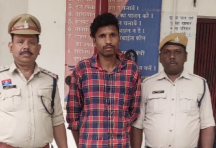 लड़की के नाम से फेक फेस बुक आईडी बनाकर अश्लीलता 