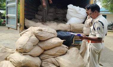 डिटर्जेंट के कागजात पर 100 बोरी विमल गुटका और 30 बोरी तंबाकू जा रहा था रायपुर से बोकारो