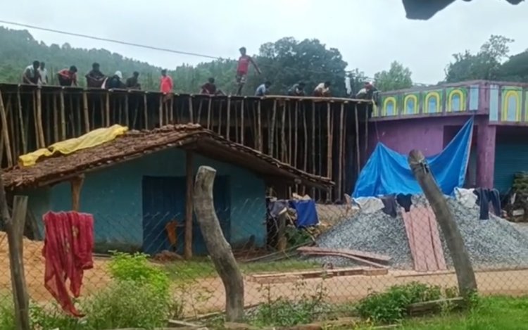 गांव की 1 एकड़ बेशकीमती शासकीय भूमि पर पंचायत सचिव दंपत्ति की गिद्ध नजर ग्राम पंचायत से खुद ग्राम पंचायत का फर्जी प्रस्ताव पारित कर जमीन अपने नाम करने की कोशिश