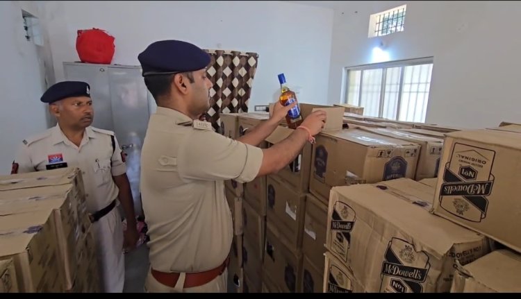 राजस्थान से जशपुर के रास्ते बिहार तस्करी कर ले जाई जा रही 51 लाख की अवैध शराब की खेप जशपुर पुलिस ने पकड़ा,