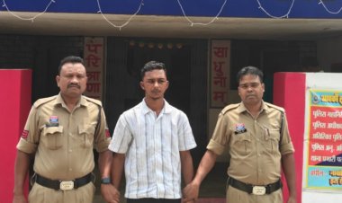 राह चलती लड़कियों से छेड़छाड़ करने वाला गुंडा बदमाश गिरफ्तार कर भेजा गया जेल आरोपी हेमंत यादव का एक साथी है फरार, पुलिस ने कहा चिंहित कर लिया गया है, शीध्र होगा गिरफ्तार