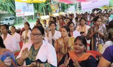 एनएचएम के कर्मचारियों ने दंडात्मक कार्यवाही पर जताया विरोध, 18वें दिन भी जारी रहा हड़ताल