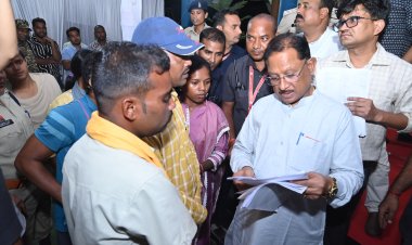 मुख्यमंत्री विष्णुदेव साय ने बगिया कैंप कार्यालय में सुनी जनता की समस्याएं, त्वरित निराकरण के दिए निर्देश
