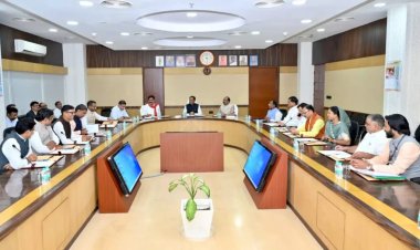 मुख्यमंत्री विष्णु देव साय की अध्यक्षता में आज यहां मंत्रालय महानदी भवन में आयोजित कैबिनेट की बैठक में अनेक महत्वपूर्ण निर्णय लिए गए