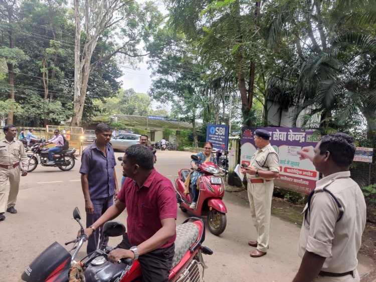 बिना हेलमेट और सीट बेल्ट जिला कार्यालय आने वाले अधिकारी-कर्मचारी लौटाए गए बैरंग वापस, सीटबेल्ट एवं हेलमेट पहनने को लेकर जशपुर जिला प्रशासन हुआ सख्त