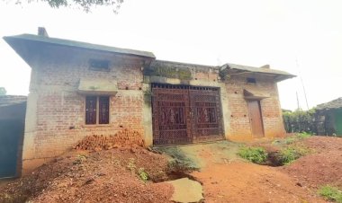 जिले के कुख्यात गांजा तस्कर रोहित यादव की संपत्ति, जशपुर पुलिस ने कराई फ्रिज, मकान, चार मोटर साइकल, एक स्कूटी व कार सहित कुल 50 लाख 64 हजार 653 रुपए से कीमत की संपत्ति का जशपुर पुलिस कराएगी समपहरण