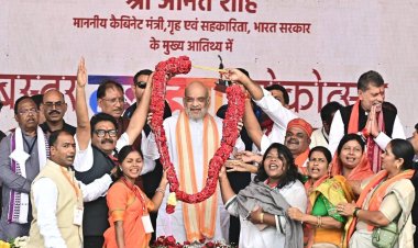 केन्द्रीय गृह एवं सहकारिता मंत्री अमित शाह ने आज छत्तीसगढ़ के जगदलपुर में बस्तर दशहरा महोत्सव को किया संबोधित, मुख्यमंत्री ग्रामीण बस योजना शुरू, हरी झंडी दिखाकर रवाना की गई बसें