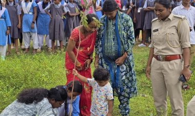 गांव के शासकीय भूमि पर गांव के दबंग ने किया था अवैध अतिक्रमण   ग्रामीणों ने वन विभाग के अधिकारी कर्मचारियों के साथ मिलकर अतिक्रमण वाले भूमि पर किया पौध रोपण, हटाया अतिक्रमण