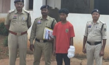 21 साल के कलयुगी बेटे ने मां को लात-मुक्के से इतना मारा की इलाज के दौरान हो गई मौत  मारपीट से घायल महिला को जशपुर से रायपुर के डीकेएस अस्पताल ले जाया गया पर नहीं बची जान