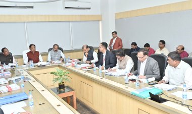 मुख्यमंत्री की अध्यक्षता में छत्तीसगढ़ सिंचाई परियोजना मंडल की 33वीं बैठक संपन्न  प्रदेश की सिंचाई क्षमता बढ़ाने, भूजल स्तर सुधारने और शहरी क्षेत्रों में पेयजल आपूर्ति को सुदृढ़ बनाने पर हुई व्यापक चर्चा