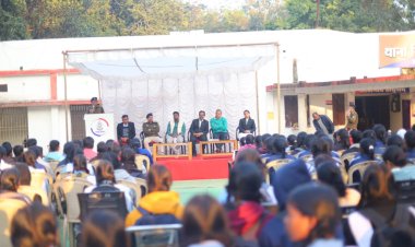 तारीख पर तारीख का जमाना हुआ बीते दिनों की बात  नए कानून के बारे में जागरूकता के लिए जशपुर पुलिस ने कोतवाली में लगाई प्रदर्शनी  बड़ी संख्या में स्कूल, कालेजों के विद्यार्थी, टीचर व जनप्रतिनिधि हुए उपस्थित