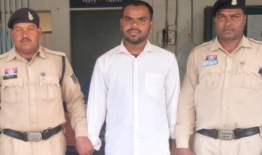 जशपुर में पकड़ाया फर्जी आरटीआई एक्टिविस्ट, गिरफ्तार कर भेजा गया जेल  पंचायत सचिवों से धमकी देकर मांग रहा था तीन- तीन हजार रुपए