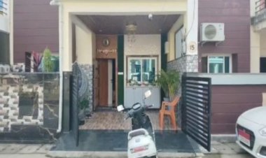 डीएमएफ  फंड में घोटाला ? अंबिकापुर और बलरामपुर में एसीबी और ईओडब्ल्यू की टीम ने 3 जगह मारा छापा  रविवार तडक़े से जारी है छापामार कार्रवाई