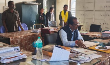 जिला पंचायत अध्यक्ष सालिक साय ने किया स्कूल का औचक निरीक्षण, बिरसा मुंडा जयंती कार्यक्रम में हुए शामिल.......