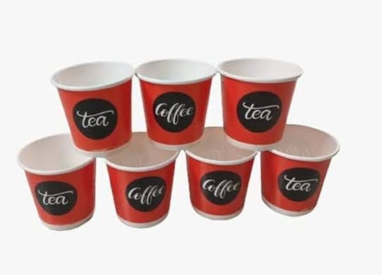 कागज के कपों का बहिष्कार कर स्वास्थ्य और पर्यावरण को बचाएं  कागज के कप में गर्म चाय या कॉफी पीना हानिकारक  कपों की प्लास्टिक परत गर्म होने पर पिघलकर छोड़ती है हानिकारक रसायन