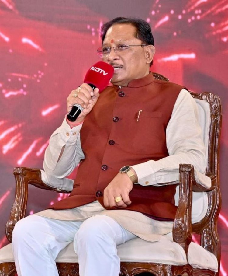 प्रदेशवासियों के सपनों को साकार करने के लिए राज्य सरकार पूरी प्रतिबद्धता के साथ कर रही है कार्य: मुख्यमंत्री साय  मुख्यमंत्री "छत्तीसगढ़ 25 साल बेमिसाल” कार्यक्रम में हुए शामिल