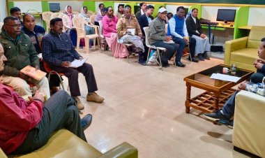 85% से कम परीक्षा परिणाम वाले विद्यालयों के प्राचार्यो की हुई समीक्षा बैठक