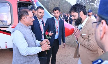 मुख्यमंत्री विष्णुदेव साय का जशपुर जिले के पगुराबहार हेलीपेड में हुआ आत्मीय स्वागत