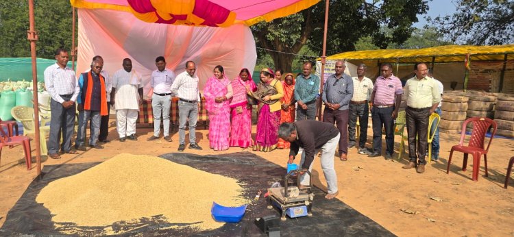 किसानों के लिए धान खरीदी केंद्र में उपलब्ध कराई गई बुनियादी सुविधाएं   किसान बुध नाथ सिंह ने मुख्यमंत्री को दिया धन्यवाद