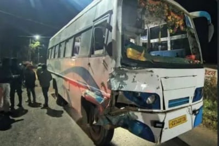 तेज रफ्तार बस और बाइक की भिड़ंत में 2 युवकों की मौत