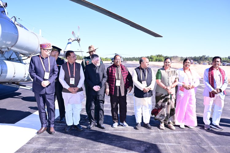 राष्ट्रपति द्रौपदी मुर्मू का जशपुर के आगडीह हवाई पट्टी आगमन पर हुआ आत्मीय स्वागत  छत्तीसगढ़ और झारखंड के राज्यपाल, मुख्यमंत्री छत्तीसगढ़ विष्णु देव साय सहित अन्य हस्तियों ने राष्ट्रपति का किया स्वागत