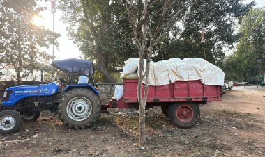 झारखंड से धान लाकर छत्तीसगढ़ में खपाने की थी तैयारी  पुलिस ने अवैध धान परिवहन करते ट्रैक्टर से 30 क्विंटल धान जप्त कर जिला प्रशासन को कार्रवाई हेतु सौंपा