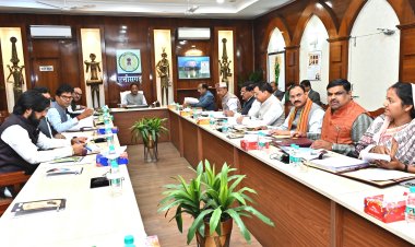 कैबिनेट की बैठक में लिए गए अनेक महत्वपूर्ण निर्णय   मुख्यमंत्री विष्णु देव साय की अध्यक्षता में मुख्यमंत्री निवास कार्यालय में आयोजित हुई मंत्रीपरिषद की बैठक
