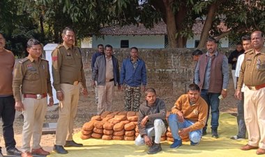 ओडिशा से जशपुर के रास्ते गांजा तस्करी करते दो युवक गिरफ्तार  क्रेटा कार से 55 लाख रुपए मूल्य का 1 क्विंटल 85 किलो गांजा बरामद