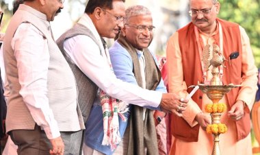 रायपुर साहित्य उत्सव 2026 का हुआ भव्य शुभारंभ: देशभर के 120 साहित्यकार, 42 सत्रों में करेंगे विचार-विमर्श  गणतंत्र के अमृतकाल में साहित्य  उत्सव का आयोजन हमारी समृद्ध सांस्कृतिक चेतना का प्रतीक : मुख्यमंत्री विष्णु देव साय