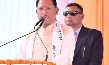 तेजी से संचालित हो रहे हैं विकास कार्य, समृद्धि की ओर बढ़ रहा छत्तीसगढ़: मुख्यमंत्री विष्णुदेव साय  मुख्यमंत्री ने कोतबा में आयोजित लोकार्पण भूमिपूजन कार्यक्रम में जनसभा को किया संबोधित