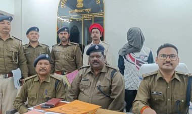 ठेठईटांगर में चोरी के पैसों के बंटवारे को लेकर हुई दोहरी हत्या का खुलासा,  हत्या का मुख्य आरोपी नोएडा से गिरफ्तार