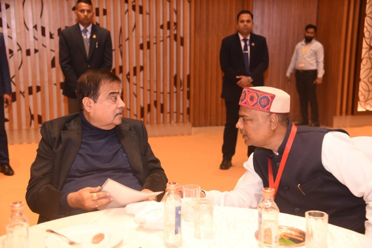 सभी राज्यों के परिवहन मंत्रियों की बैठक में शामिल हुए मंत्री केदार कश्यप  वाहन सुरक्षा और ट्रैफिक नियमों पर जोर कराया जाएगा कड़ाई से पालन - केदार कश्यप