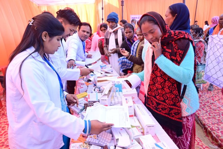 बगीचा में आयोजित मेगा हेल्थ कैंप में 1100 से अधिक मरीजों का हुआ नि:शुल्क स्वास्थ्य परीक्षण  आवश्यक लैब टेस्ट सहित निशुल्क दवाइयों का भी किया गया वितरण