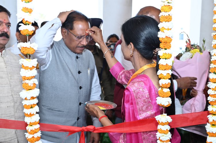 जशपुर: बच्चों को मिलेगी डिजिटल शिक्षा की सौगात,  मुख्यमंत्री साय ने कांसाबेल में स्मार्ट क्लासरूम का शुभारंभ