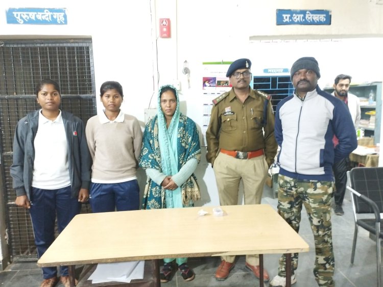 जशपुर: महिला के घर से ब्राउन शुगर बरामद, पुलिस ने लिया हिरासत में