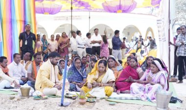 फरसाबहार में विकास की नई दस्तक*  *मुख्यमंत्री के वादों को मिल रही रफ्तार, क्षेत्र में शुरू हुए कई महत्वपूर्ण निर्माण कार्य*