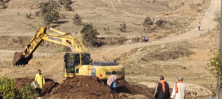 मुख्यमंत्री विष्णु देव साय की पहल से नारायणपुर में विकास की पकड़ी रप्तार — नगरवन शिव मंदिर (महादेव गुड़ी) मार्ग पर कपरी नाला में 2 करोड़ 98 लाख की लागत से स्टॉपडेम सह पुलिया निर्माण कार्य प्रारंभ, वर्षों पुरानी मांग हुई पूरी, ग्रामीणों में खुशी की लहर