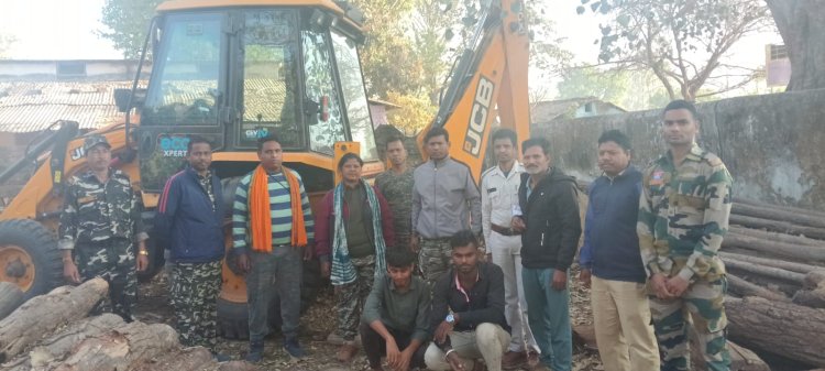 वनभूमि में जेसीबी से जंगल उजाड़ कर हो रहा था अवैध कब्जा  पांच लोगों के खिलाफ वन अपराध प्रकरण दर्ज, जेसीबी जप्त 