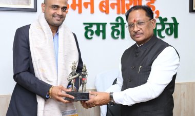 *छत्तीसगढ़ में AI आधारित शिक्षा की नई शुरुआत: मुख्यमंत्री विष्णु देव साय से गूगल इंडिया प्रतिनिधियों की मुलाकात*