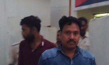 *बिहार के गया से तस्करी कर रायगढ़ ले जाई जा रही प्रबंधित कफ सिरप का जखीरा पकड़ा गया*  *480 शीशी कफ सिरप और वासुदेव बस जप्त, ड्राईवर कंडक्टर समेत तीन गिरफ्तार*