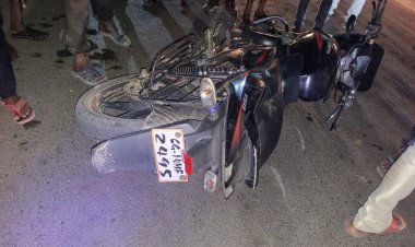 *एनएच 43 पर कुनकुरी में भीषण सड़क हादसा, तेज रफ्तार ट्रक ने बाइक सवारी युवकों को रौंदा एक की मौके पर मौत, दूसरे की दशा नाजुक*