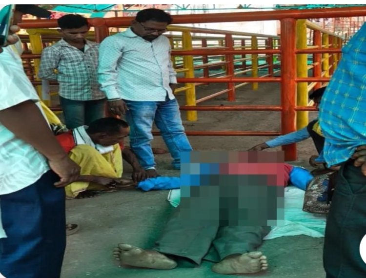 *प्रसिद्ध कुदरगढ़ देवी धाम में एक श्रद्धालु की अचानक मौत से हड़कंप*  *भीषण गर्मी और करीब 900 सीढ़ियों की कठिन चढ़ाई के बाद मंदिर पहुंचते ही श्रद्धालु की थम गई सांसें*