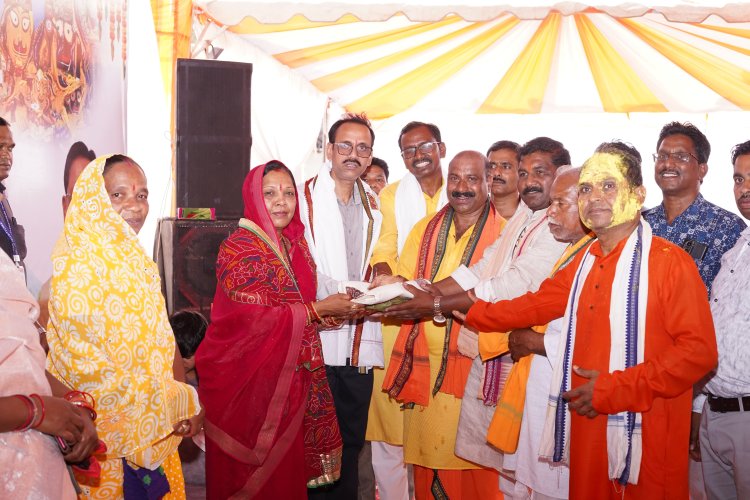*दोकड़ा में तीन दिवसीय श्री जगन्नाथ मंदिर स्थापना महोत्सव का भव्य समापन, मुख्यमंत्री की धर्मपत्नी कौशल्या साय ने की पूजा-अर्चना*