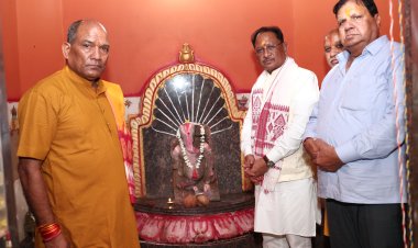 *मुख्यमंत्री विष्णुदेव साय ने ग्राम रनपुर के श्री गणेश मंदिर में की पूजा-अर्चना*  *प्रदेश की सुख-समृद्धि, शांति और खुशहाली की कामना की*